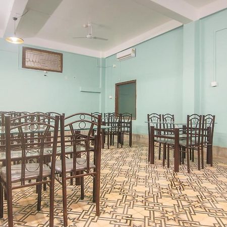 Oyo Indiraj Hotel Guwahati Buitenkant foto